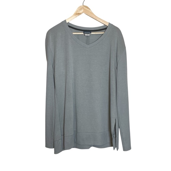 Reebok Asphalt Gray V-Neck Pullover Shirt Women's 2XL Runs Small Athletic Casual - Picture 1 of 9